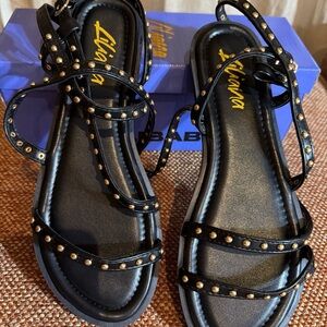 NWT Liliana Los Angeles Women’s Carina Sandal Black Size 8